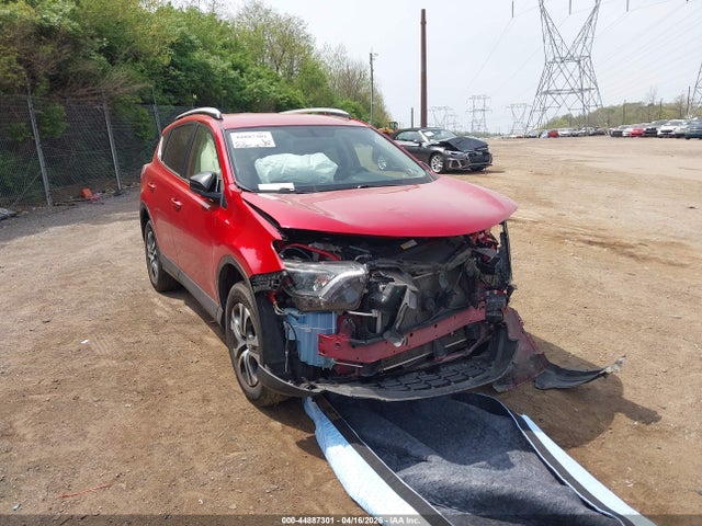 JTMZFREV4GJ061788 Toyota RAV4 LE