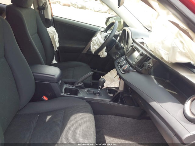 JTMZFREV4GJ061788 Toyota RAV4 LE