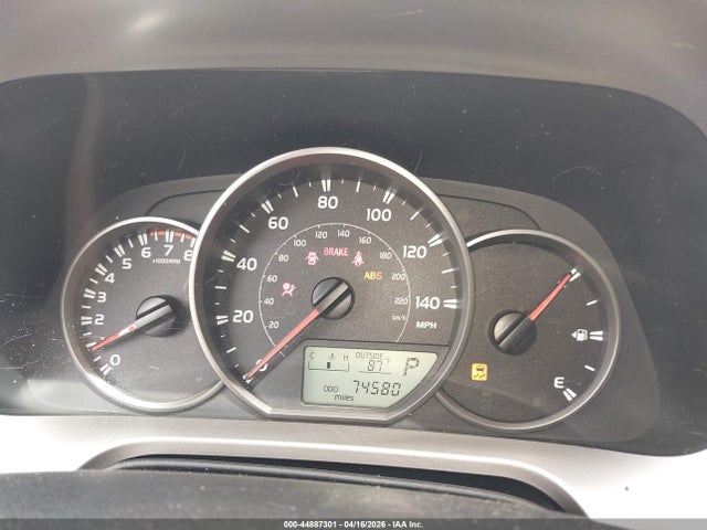 JTMZFREV4GJ061788 Toyota RAV4 LE