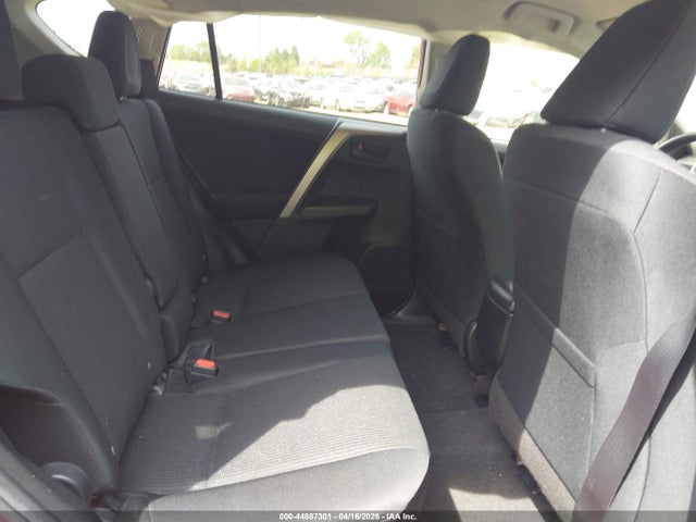 JTMZFREV4GJ061788 Toyota RAV4 LE