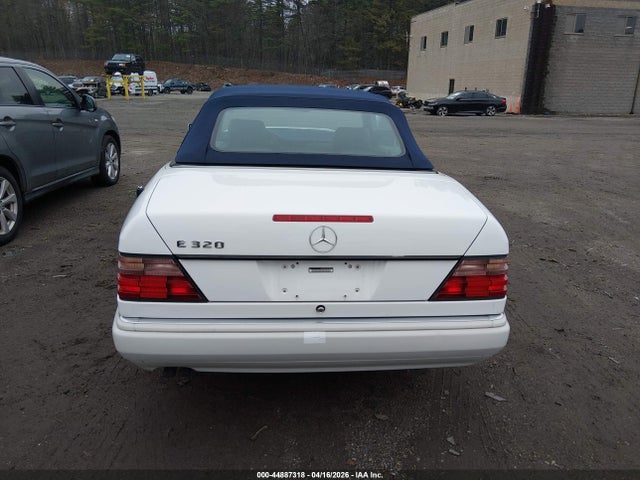 Продажа на аукционе авто 1995 Mercedes-benz E 320, vin: WDBEA66E5SC280605, номер лота: 44887318