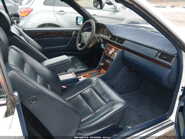 Продажа на аукционе авто 1995 Mercedes-benz E 320, vin: WDBEA66E5SC280605, номер лота: 44887318