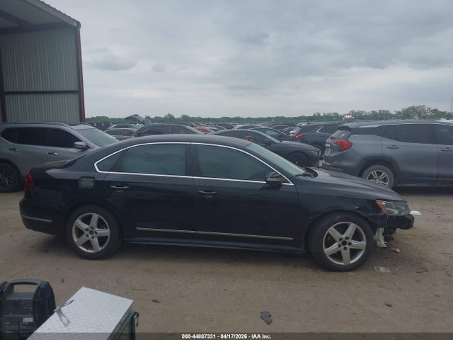 2017 Volkswagen Passat 1.8t R-line მანქანა იყიდება აუქციონზე, vin: 1VWDT7A35HC053701, აუქციონის ნომერი: 44887331