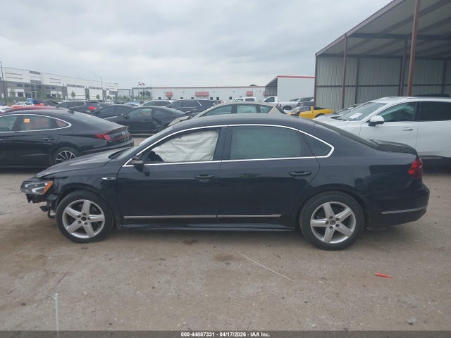 2017 Volkswagen Passat 1.8t R-line მანქანა იყიდება აუქციონზე, vin: 1VWDT7A35HC053701, აუქციონის ნომერი: 44887331