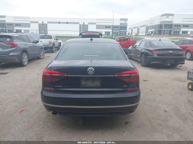 2017 Volkswagen Passat 1.8t R-line მანქანა იყიდება აუქციონზე, vin: 1VWDT7A35HC053701, აუქციონის ნომერი: 44887331