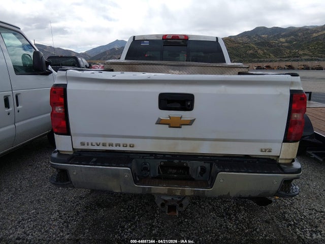 1GC1KWEG1JF217319 Chevrolet Silverado 2500hd Ltz