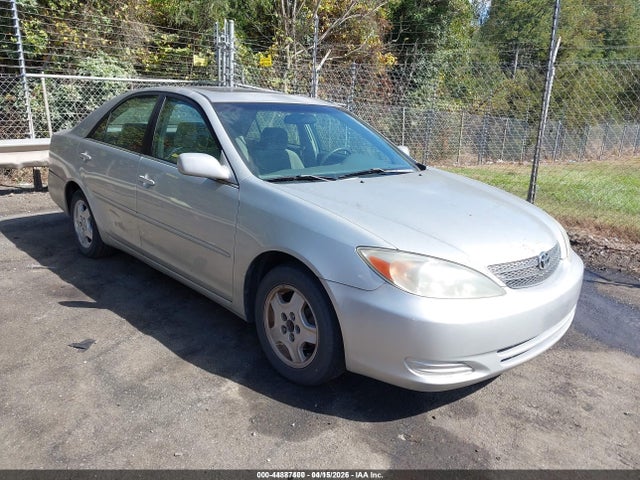 2002 Toyota Camry Le V6 მანქანა იყიდება აუქციონზე, vin: 4T1BF32K12U020563, აუქციონის ნომერი: 44887400
