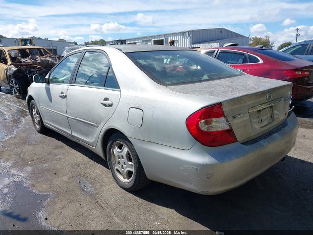 2002 Toyota Camry Le V6 მანქანა იყიდება აუქციონზე, vin: 4T1BF32K12U020563, აუქციონის ნომერი: 44887400