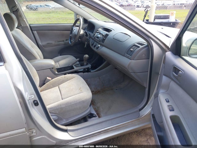 2002 Toyota Camry Le V6 მანქანა იყიდება აუქციონზე, vin: 4T1BF32K12U020563, აუქციონის ნომერი: 44887400