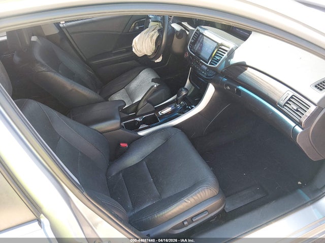 44887440 :رقم المزاد ، 1HGCR2F86GA220597 vin ، 2016 Honda Accord Ex-l مزاد بيع
