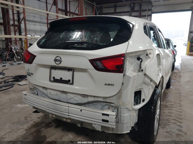 44887550 :رقم المزاد ، JN1BJ1CR7JW207296 vin ، 2018 Nissan Rogue Sport S مزاد بيع