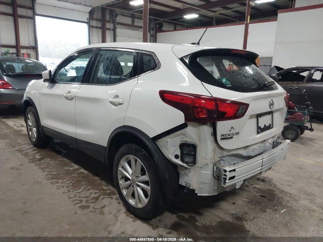 44887550 :رقم المزاد ، JN1BJ1CR7JW207296 vin ، 2018 Nissan Rogue Sport S مزاد بيع