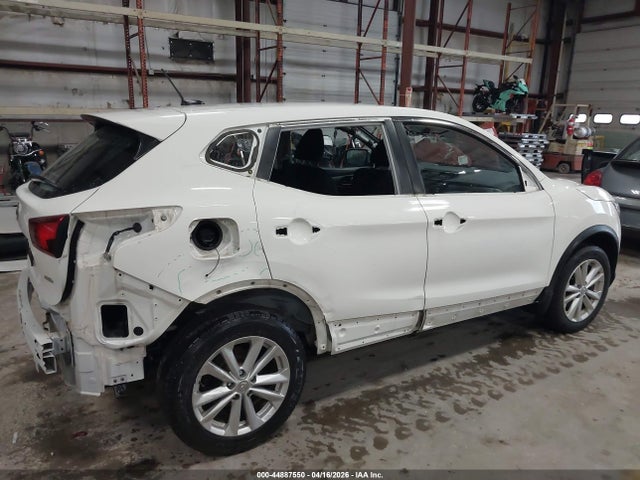44887550 :رقم المزاد ، JN1BJ1CR7JW207296 vin ، 2018 Nissan Rogue Sport S مزاد بيع