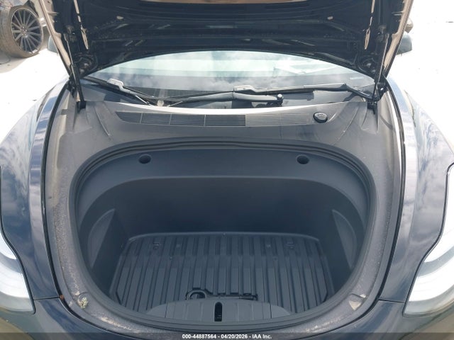 2020 Tesla Model 3 Long Range Dual Motor All-wheel Drive მანქანა იყიდება აუქციონზე, vin: 5YJ3E1EB7LF647807, აუქციონის ნომერი: 44887564