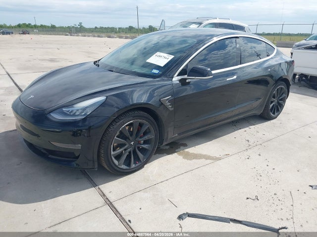 2020 Tesla Model 3 Long Range Dual Motor All-wheel Drive მანქანა იყიდება აუქციონზე, vin: 5YJ3E1EB7LF647807, აუქციონის ნომერი: 44887564