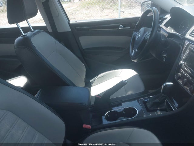 44887566 :رقم المزاد ، 1VWBT7A37FC010918 vin ، 2015 Volkswagen Passat 1.8t Sport مزاد بيع