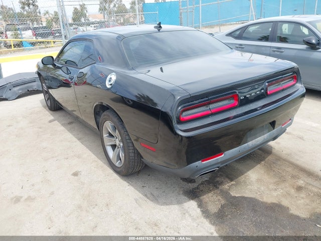 2C3CDZAG2GH108115 Dodge Challenger Sxt