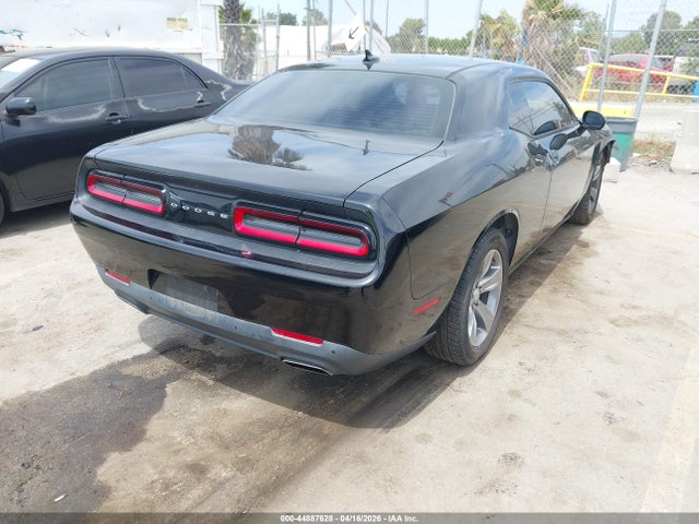 2C3CDZAG2GH108115 Dodge Challenger Sxt