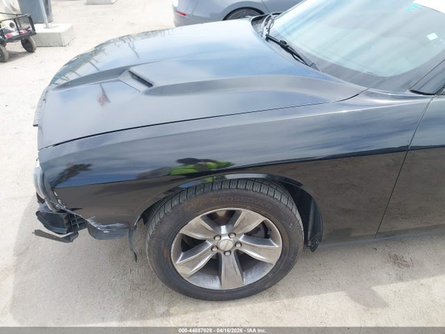 2C3CDZAG2GH108115 Dodge Challenger Sxt