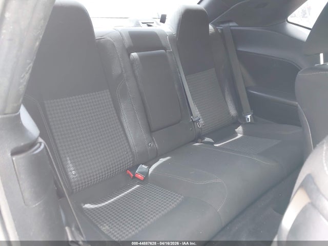 2C3CDZAG2GH108115 Dodge Challenger Sxt