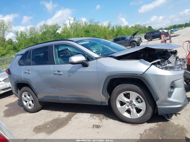2020 Toyota Rav4 Xle მანქანა იყიდება აუქციონზე, vin: 2T3W1RFV6LC052717, აუქციონის ნომერი: 44887725