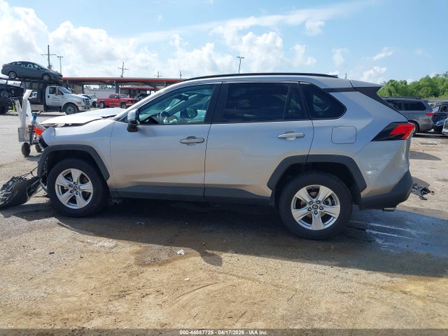 2020 Toyota Rav4 Xle მანქანა იყიდება აუქციონზე, vin: 2T3W1RFV6LC052717, აუქციონის ნომერი: 44887725