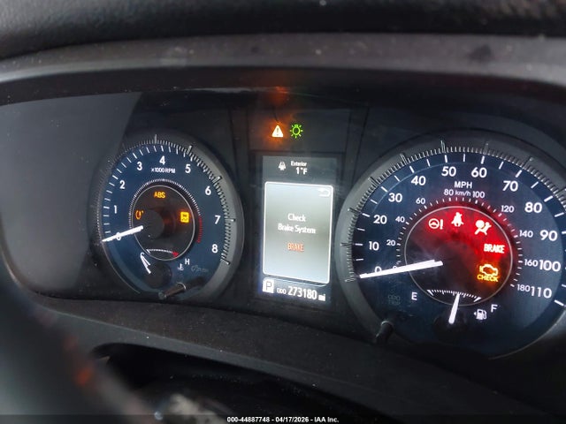 5TDYZ3DC2HS889763 Toyota Sienna Xle 8 Passenger