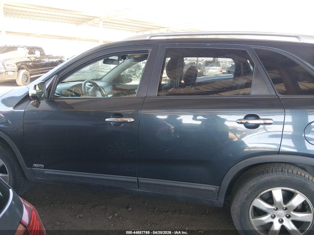 2011 Kia Sorento Lx V6 მანქანა იყიდება აუქციონზე, vin: 5XYKTDA25BG133602, აუქციონის ნომერი: 44887769