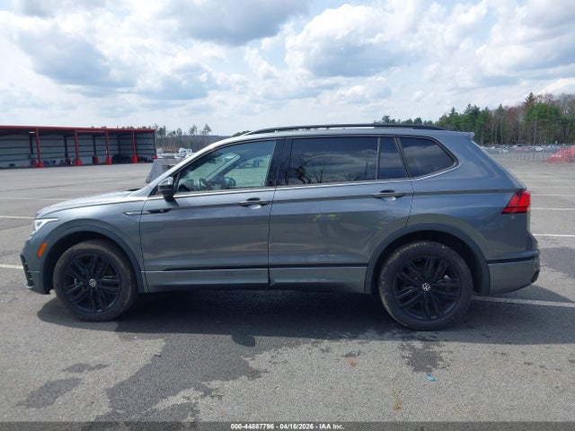 2022 Volkswagen Tiguan 2.0t Se R-line Black მანქანა იყიდება აუქციონზე, vin: 3VV8B7AX1NM001732, აუქციონის ნომერი: 44887796