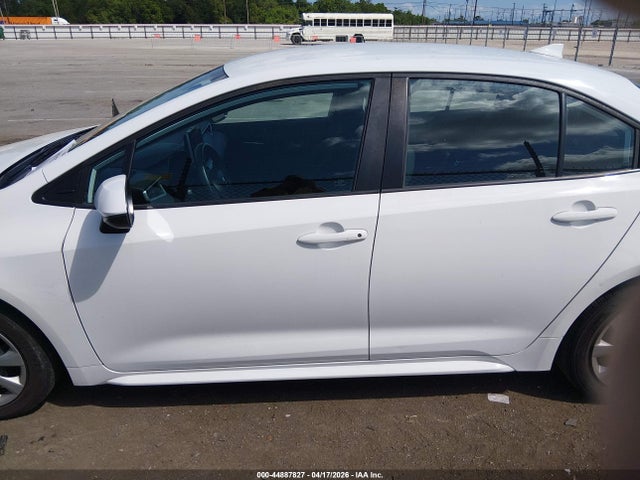 Toyota COROLLA LE 2021 5YFEPMAE1MP203719 Image 15