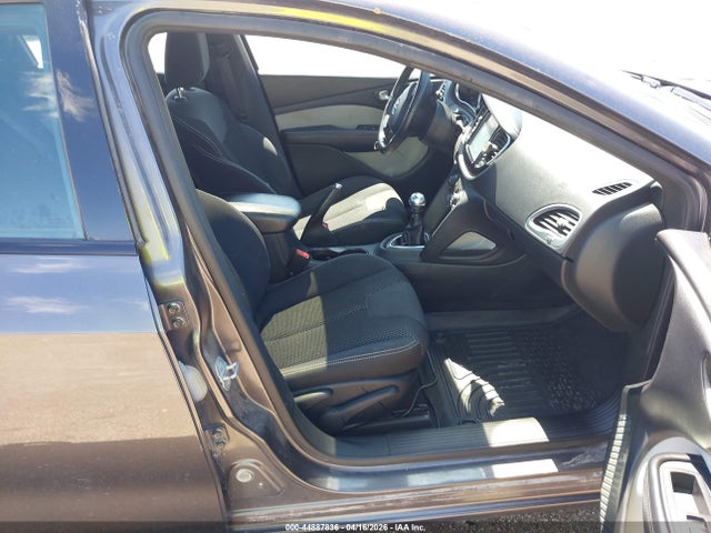 44887836 :رقم المزاد ، 1C3CDFBB2GD635523 vin ، 2016 Dodge Dart Sxt مزاد بيع