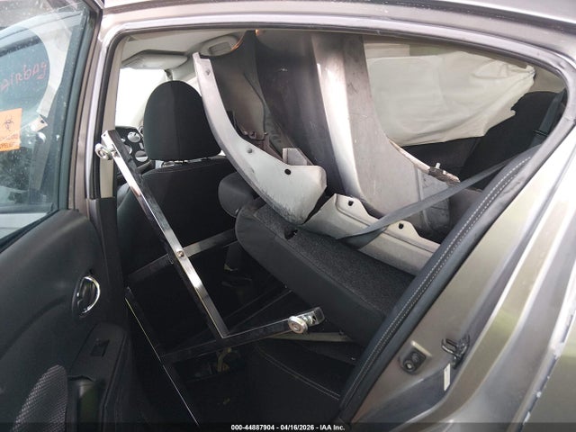 3N1CN7AP5HL817937 Nissan Versa 1.6 Sv