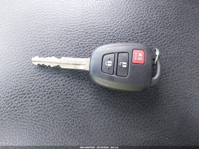 Продажа на аукционе авто 2018 Toyota Rav4 Le, vin: JTMBFREV1JJ731340, номер лота: 44887920
