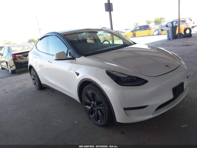2024 Tesla Model Y Long Range Dual Motor All-wheel Drive მანქანა იყიდება აუქციონზე, vin: 7SAYGDEE9RF206221, აუქციონის ნომერი: 44887928