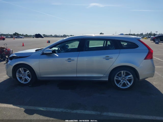 YV126MEB2F1207852 Volvo V60 T5 Premier