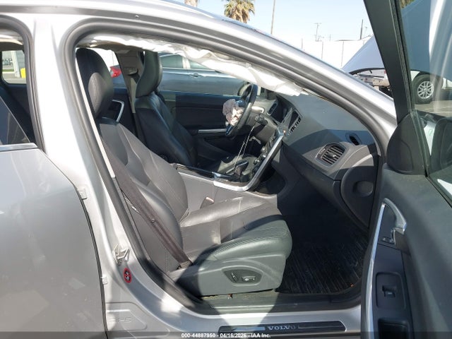YV126MEB2F1207852 Volvo V60 T5 Premier