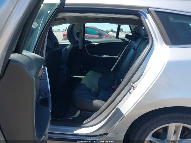 YV126MEB2F1207852 Volvo V60 T5 Premier