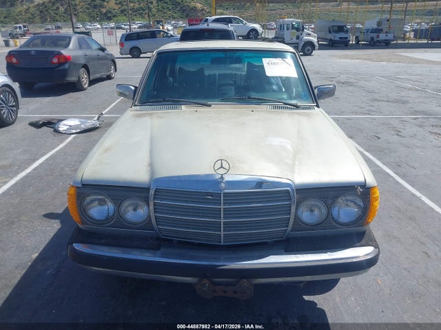 1979 Mercedes-benz 300d მანქანა იყიდება აუქციონზე, vin: 12313012123485, აუქციონის ნომერი: 44887982
