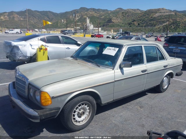 1979 Mercedes-benz 300d მანქანა იყიდება აუქციონზე, vin: 12313012123485, აუქციონის ნომერი: 44887982