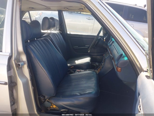1979 Mercedes-benz 300d მანქანა იყიდება აუქციონზე, vin: 12313012123485, აუქციონის ნომერი: 44887982