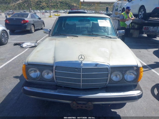 1979 Mercedes-benz 300d მანქანა იყიდება აუქციონზე, vin: 12313012123485, აუქციონის ნომერი: 44887982