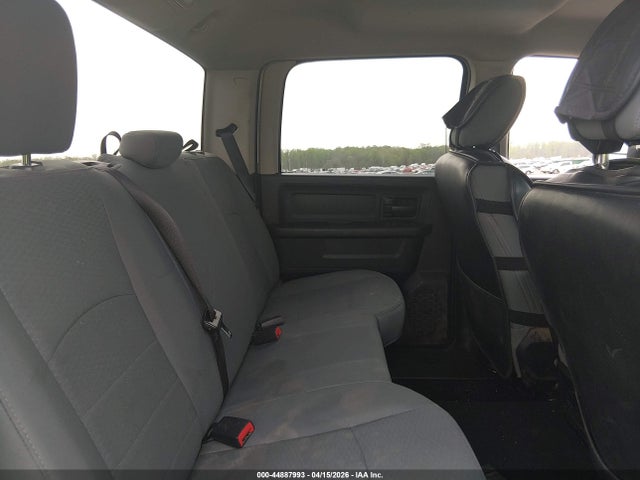 44887993 :رقم المزاد ، 3C6UR5CL5JG232320 vin ، 2018 Ram 2500 Tradesman  4x4 6'4 Box مزاد بيع