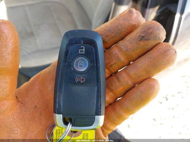 Продажа на аукционе авто 2021 Ford Escape Se, vin: 1FMCU0G65MUA04406, номер лота: 44888061