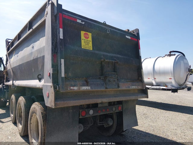2001 Sterling Truck Lt 9500 მანქანა იყიდება აუქციონზე, vin: 2FZHAZAS81AH80281, აუქციონის ნომერი: 44888164
