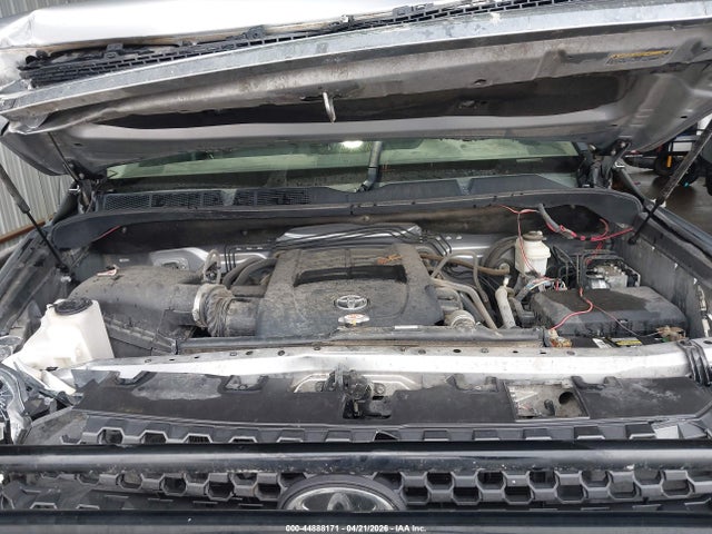 44888171 :رقم المزاد ، 5TFDW5F14KX781838 vin ، 2019 Toyota Tundra Sr5 5.7l V8 مزاد بيع