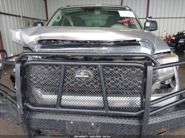 44888171 :رقم المزاد ، 5TFDW5F14KX781838 vin ، 2019 Toyota Tundra Sr5 5.7l V8 مزاد بيع