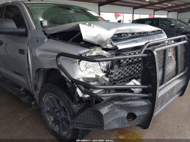 44888171 :رقم المزاد ، 5TFDW5F14KX781838 vin ، 2019 Toyota Tundra Sr5 5.7l V8 مزاد بيع
