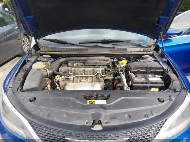 2015 Chrysler 200 Limited მანქანა იყიდება აუქციონზე, vin: 1C3CCCAB1FN721997, აუქციონის ნომერი: 44888177
