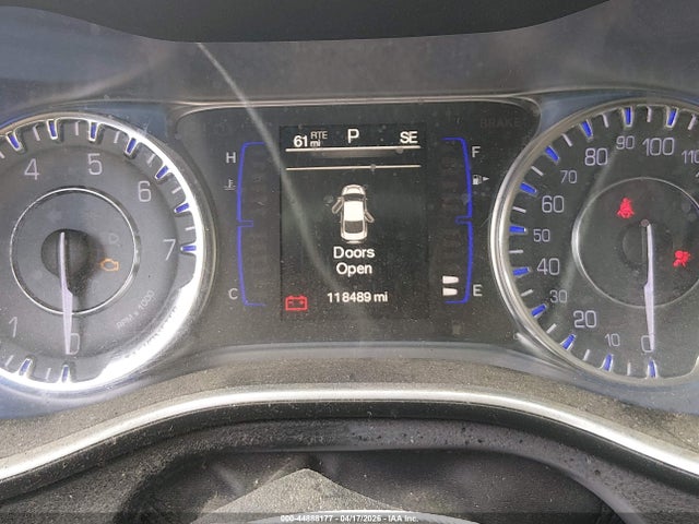 2015 Chrysler 200 Limited მანქანა იყიდება აუქციონზე, vin: 1C3CCCAB1FN721997, აუქციონის ნომერი: 44888177