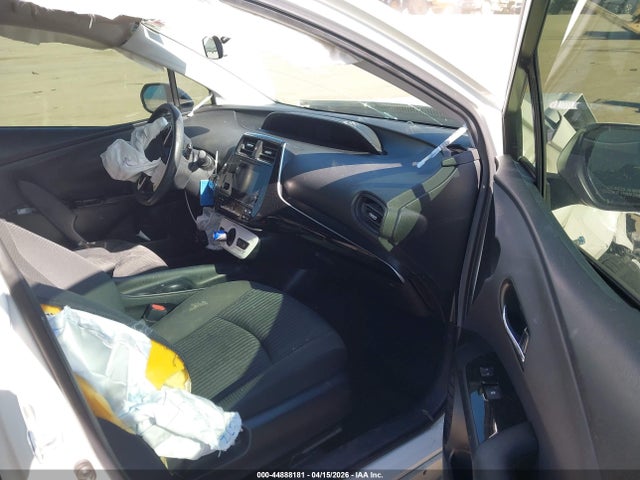 JTDKBRFUXH3025760 Toyota Prius Two